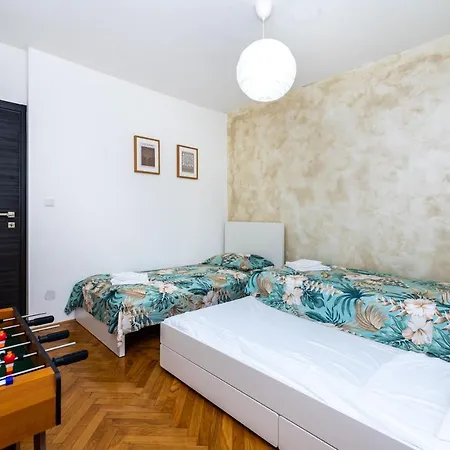 Spacious Rocky With Balcony Apartman *