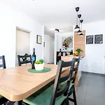 Spacious Rocky With Balcony Appartamento