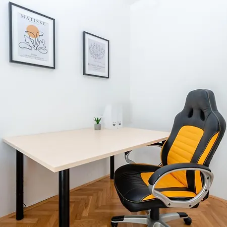 Lägenhet Spacious Rocky With Balcony Split